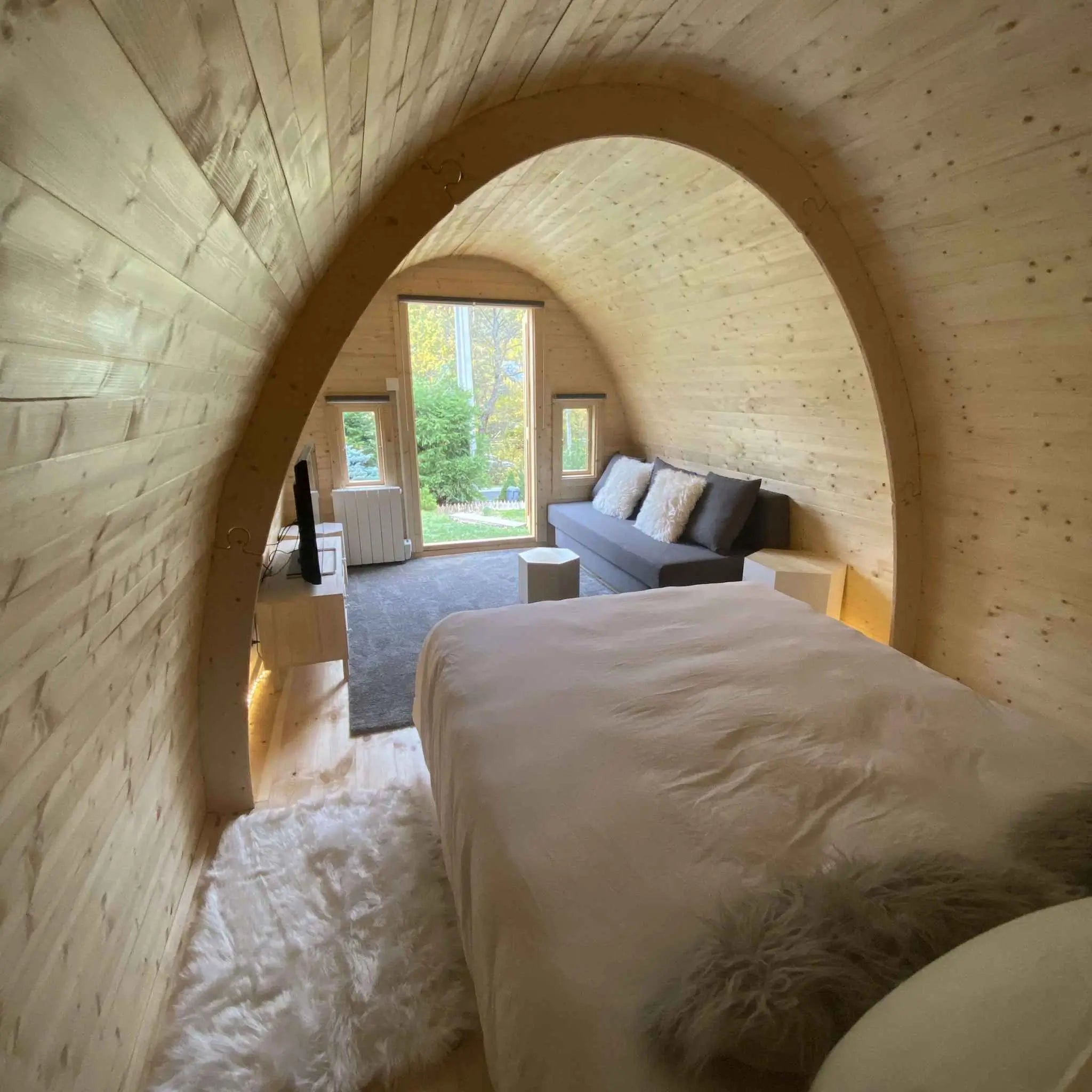 Left-side bed in Twilight Pod interior